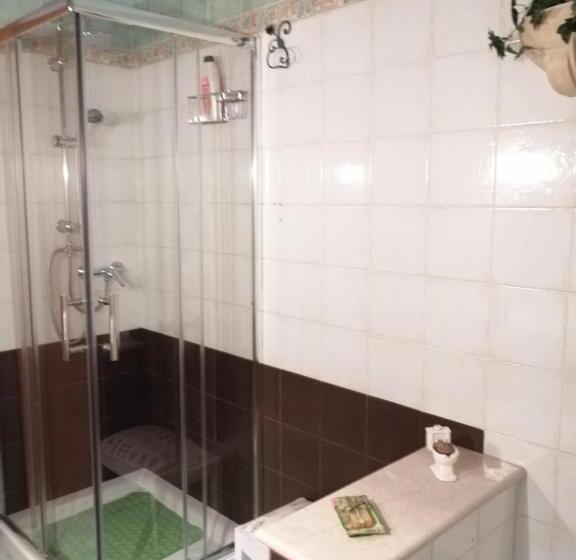 اتاق استاندارد یک تخته با سرویس بهداشتی مشترک, Civico 26