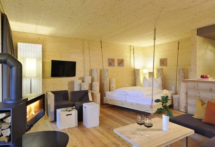 سوییت, Holzhotel Forsthofalm