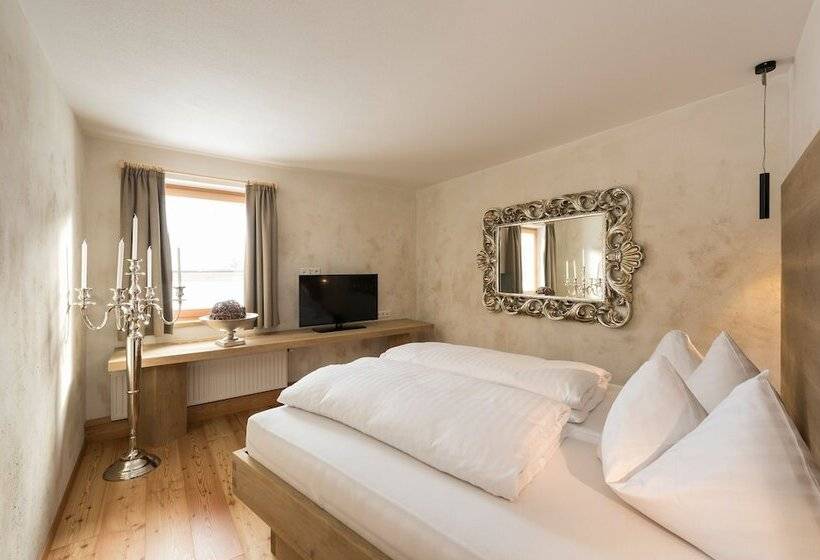 سوییت, Holzhotel Forsthofalm