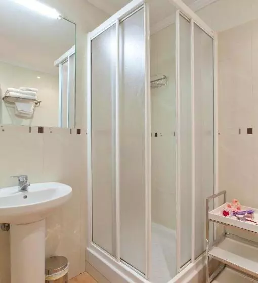 اتاق استاندارد یک نفره, Luz Madrid Rooms