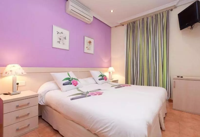 اتاق استاندارد سه نفره, Luz Madrid Rooms