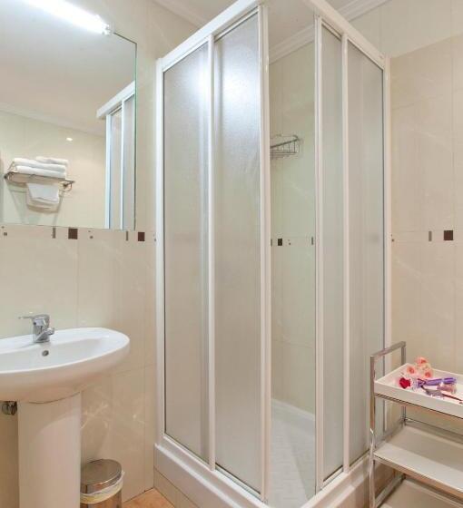 اتاق استاندارد سه نفره, Luz Madrid Rooms