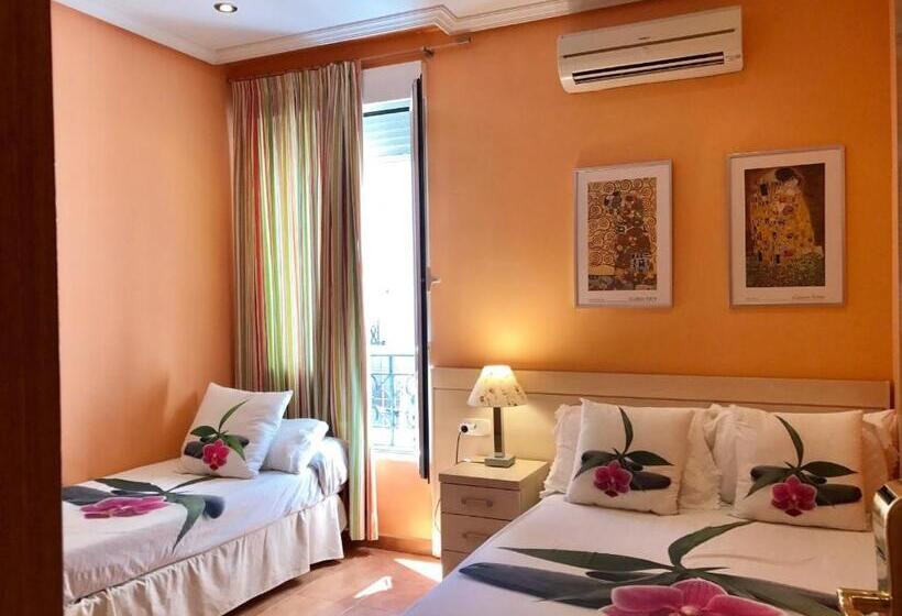 اتاق استاندارد سه نفره, Luz Madrid Rooms