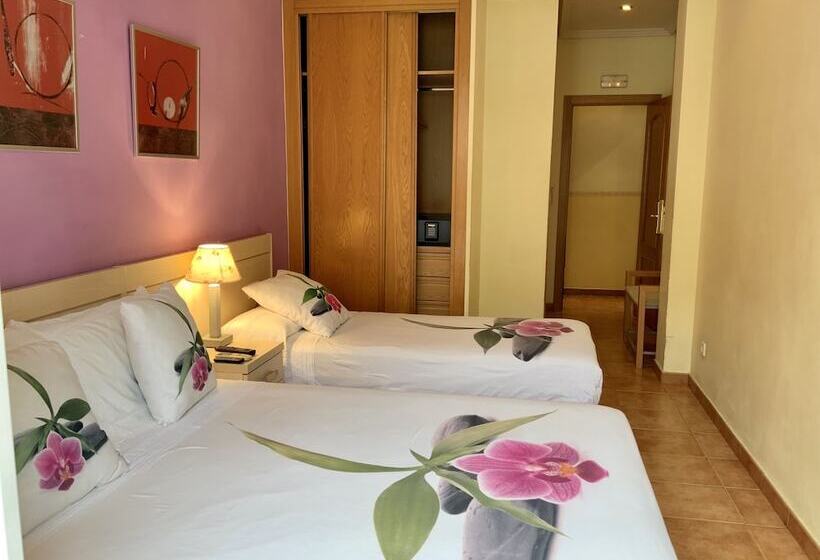 اتاق استاندارد سه نفره, Luz Madrid Rooms