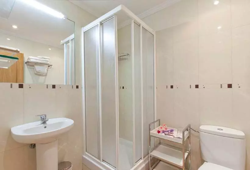 اتاق استاندارد یک نفره, Luz Madrid Rooms