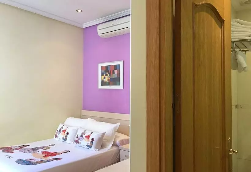 اتاق استاندارد یک نفره, Luz Madrid Rooms