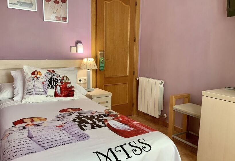 اتاق استاندارد یک نفره, Luz Madrid Rooms