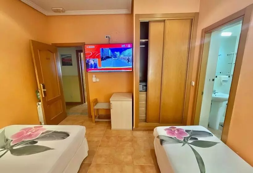 اتاق استاندارد سه نفره, Luz Madrid Rooms