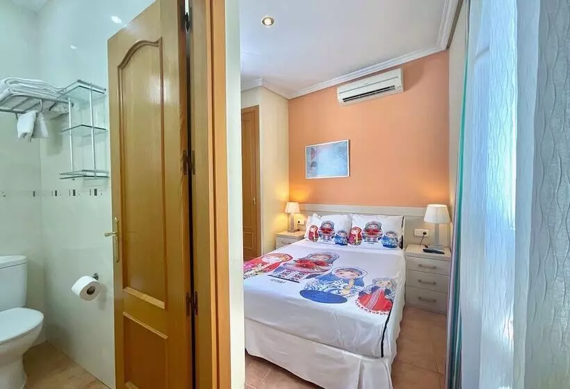 اتاق استاندارد یک نفره, Luz Madrid Rooms