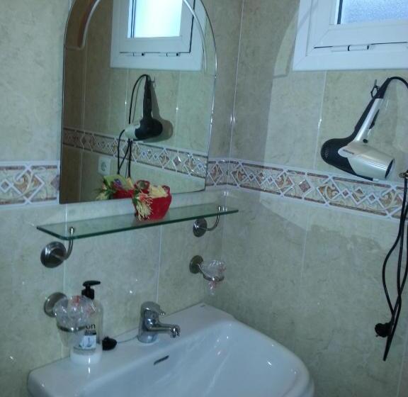 غرفة قياسية ثلاثية, Hostal San Miguel