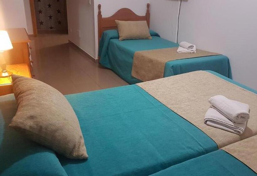 스탠다드 트리플 룸, Hostal San Miguel