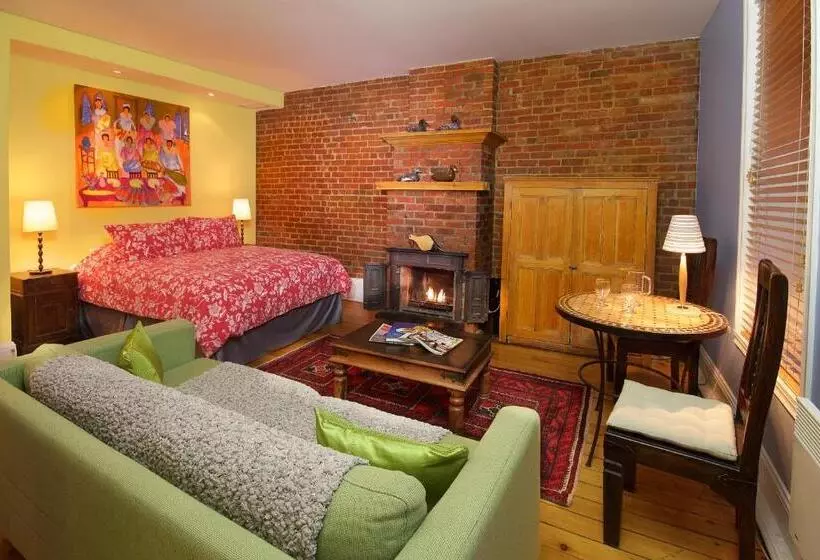 سوئیت راحتی, Auberge Les Bons Matins