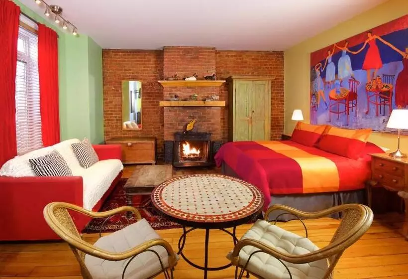 سوئیت راحتی, Auberge Les Bons Matins
