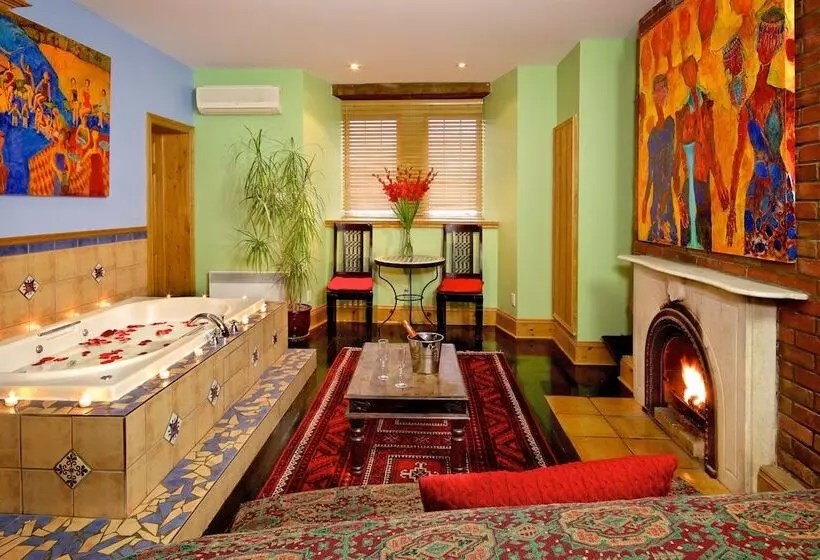 سوئیت راحتی, Auberge Les Bons Matins
