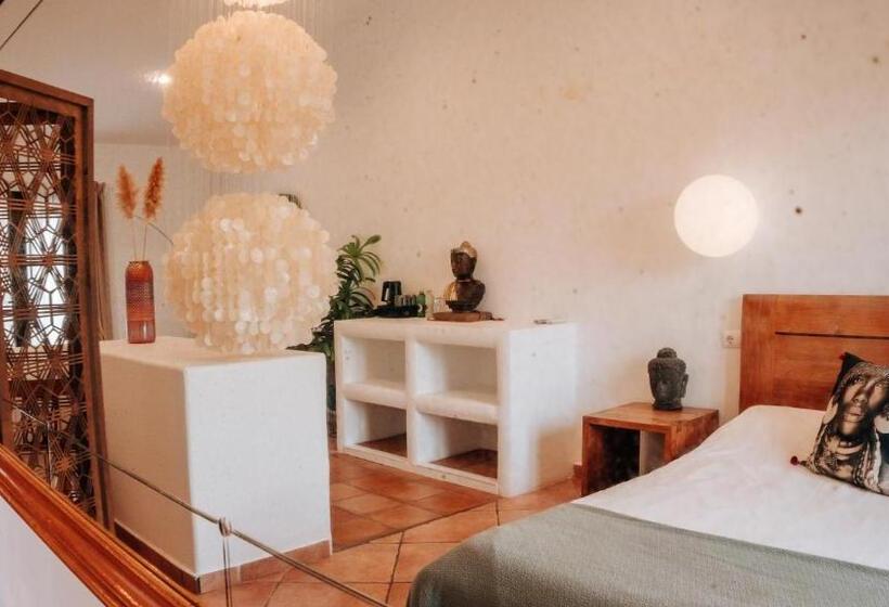 سوییت سوپریور, Caballito De Mar Boutique