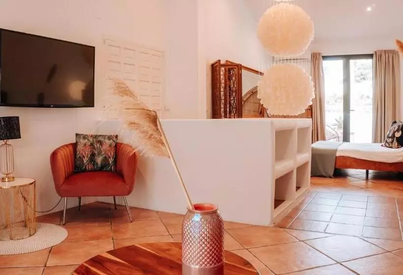 سوییت سوپریور, Caballito De Mar Boutique