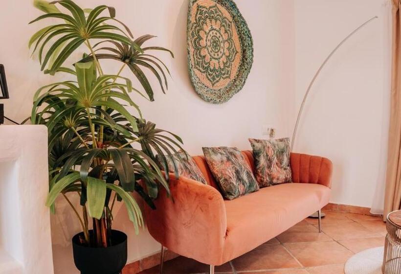 سوییت سوپریور, Caballito De Mar Boutique