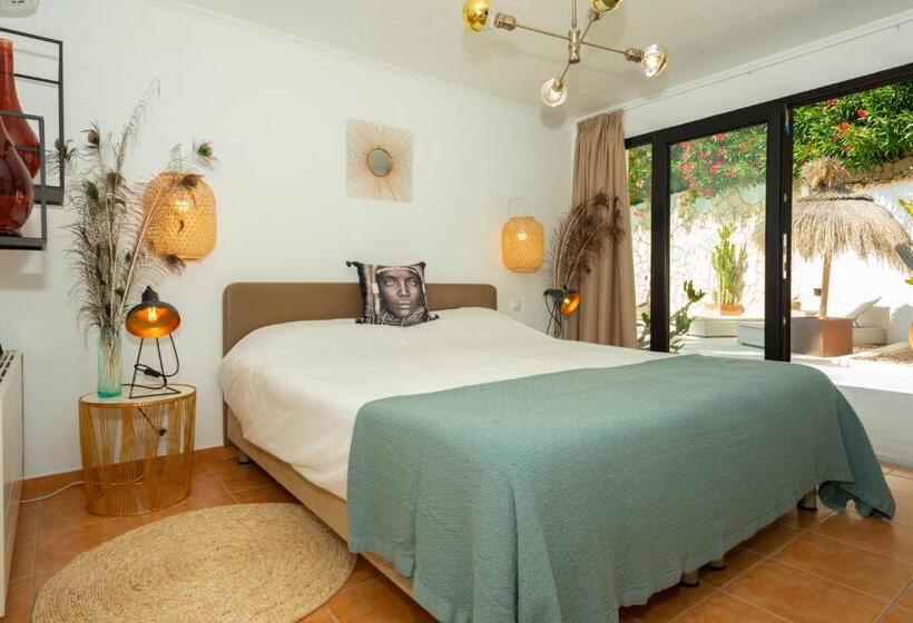 اتاق استاندارد با چشم‌انداز استخر, Caballito De Mar Boutique