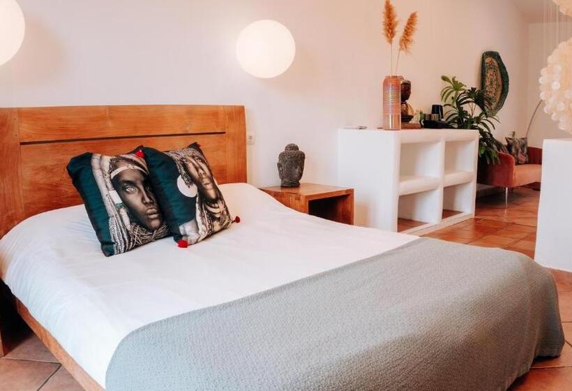 سوییت سوپریور, Caballito De Mar Boutique