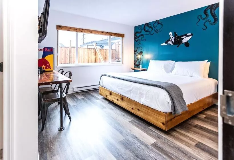 ダブルベッドスタンダードルーム, Crash Hotel Squamish