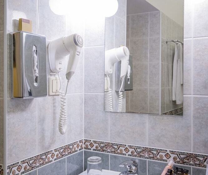 اتاق استاندارد یک نفره, Gutenbergs