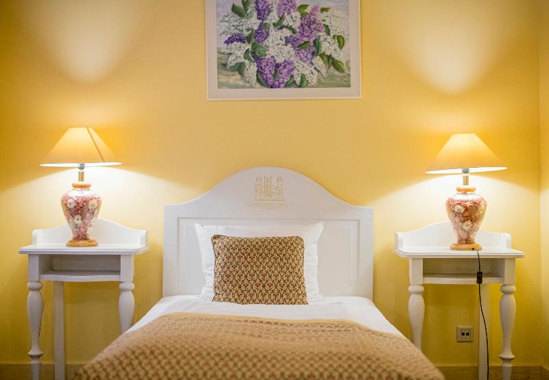 اتاق استاندارد یک نفره, Gutenbergs