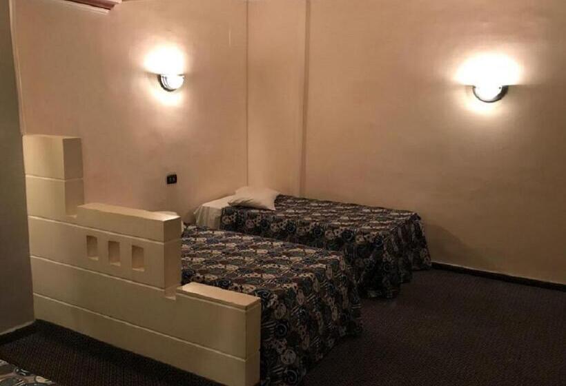 اتاق خانوادگی, Havana Hotel Cairo