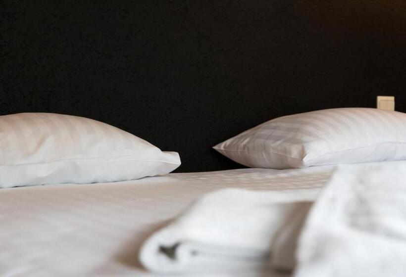 Номер Стандарт, Hôtel Mosa