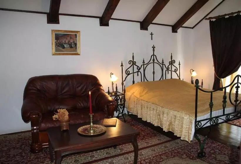 اتاق استاندارد, Hunter Prince Castle