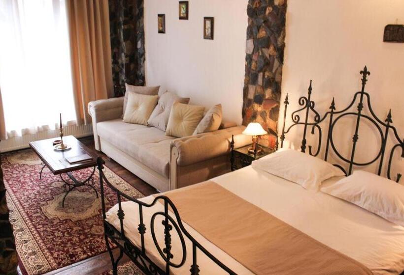 スタンダードルーム, Hunter Prince Castle