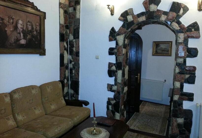 スタンダード４人部屋, Hunter Prince Castle