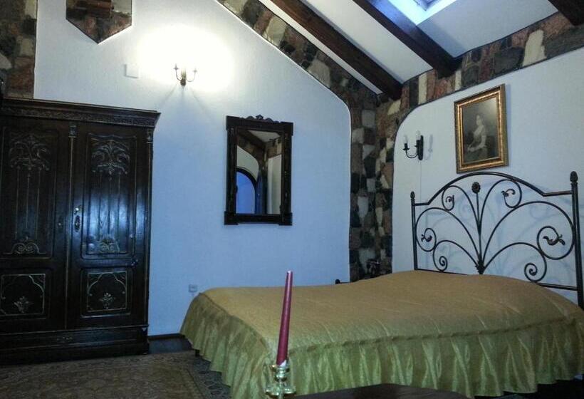 Cameră Cvadruplă Standard, Hunter Prince Castle