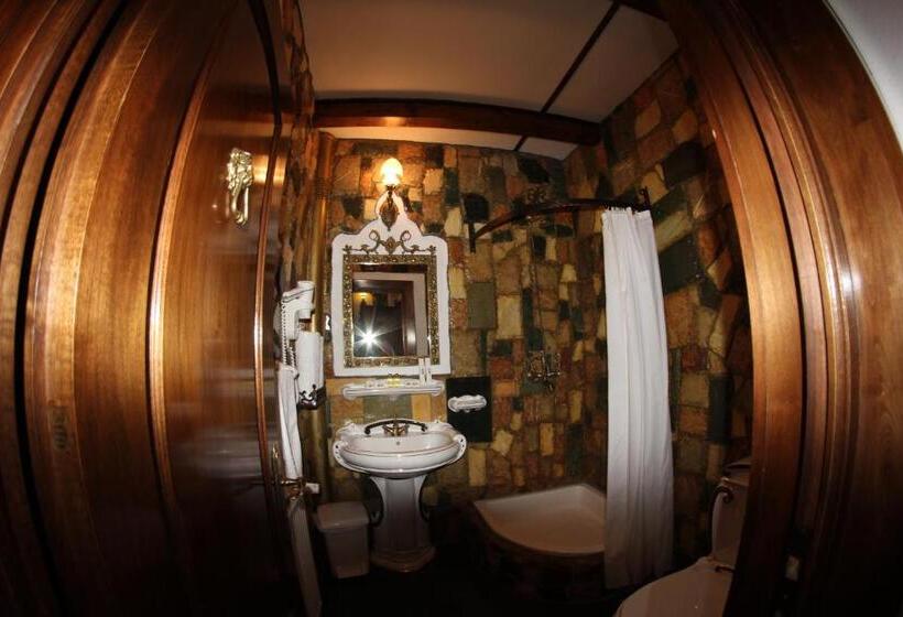 スタンダードトリプルルーム, Hunter Prince Castle