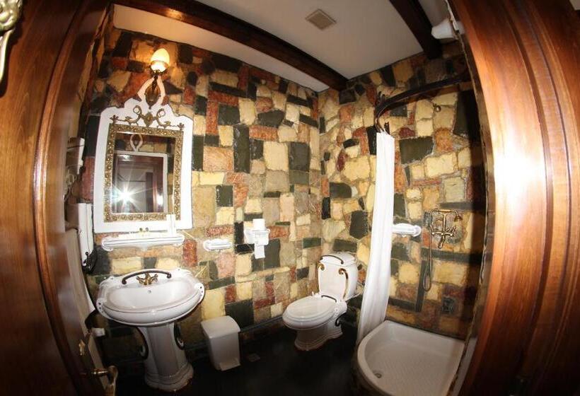 スイート, Hunter Prince Castle