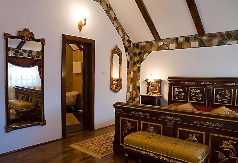 سوییت, Hunter Prince Castle