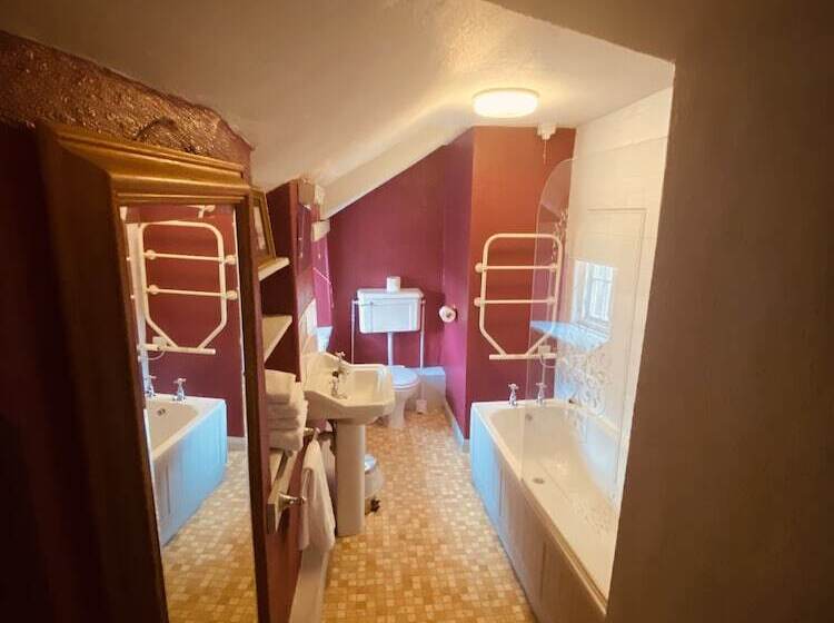 Номер Стандарт, Kings Head