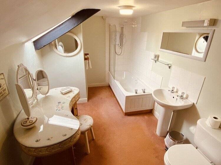 Номер Стандарт, Kings Head