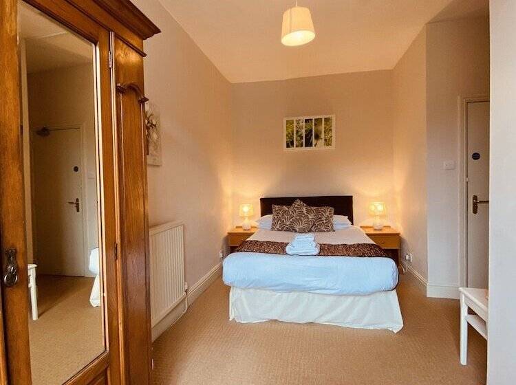 Номер Стандарт, Kings Head