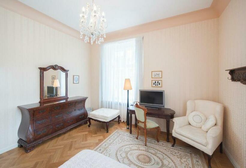 اتاق استاندارد, Malpils Manor