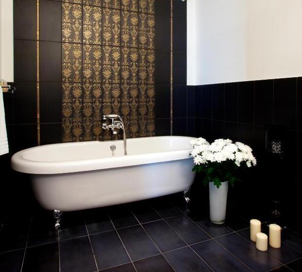 سوییت, Malpils Manor