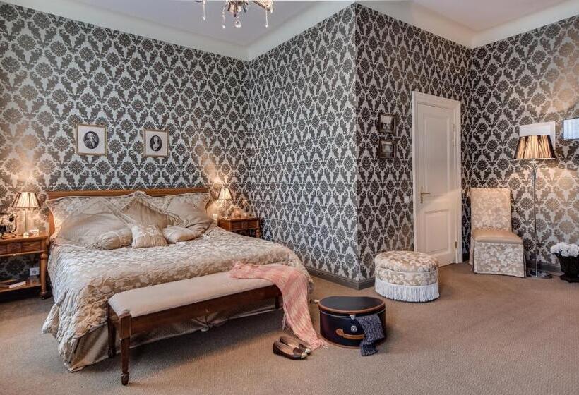 اتاق استاندارد, Malpils Manor