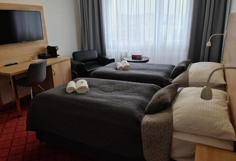 豪华房间, Patria