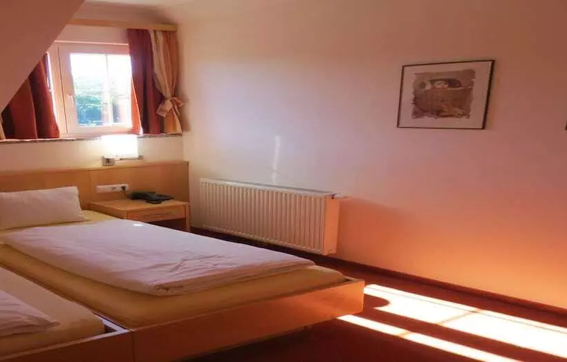 Standard Single Room, Restaurant Müllner