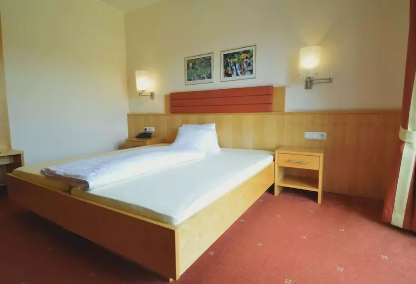 Economy Room, Restaurant Müllner