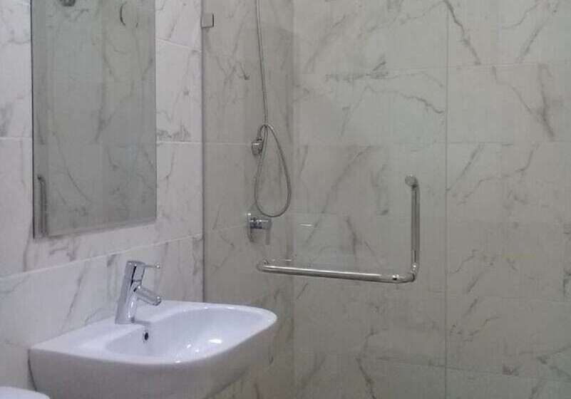 اتاق استاندارد سه نفره, Rumman