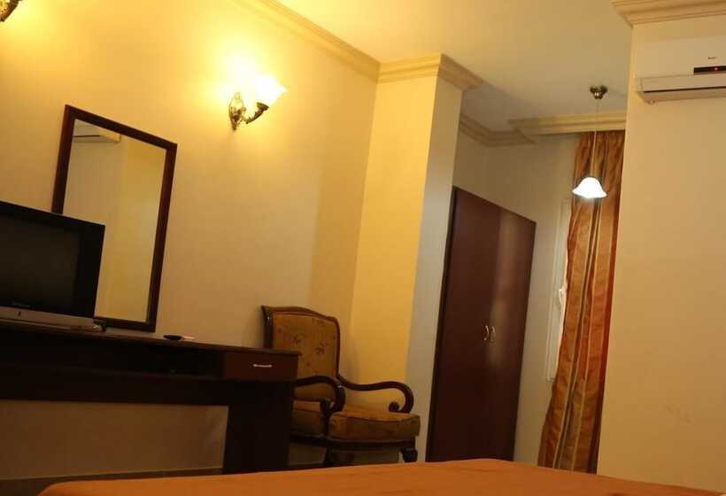 اتاق استاندارد سه نفره, Rumman