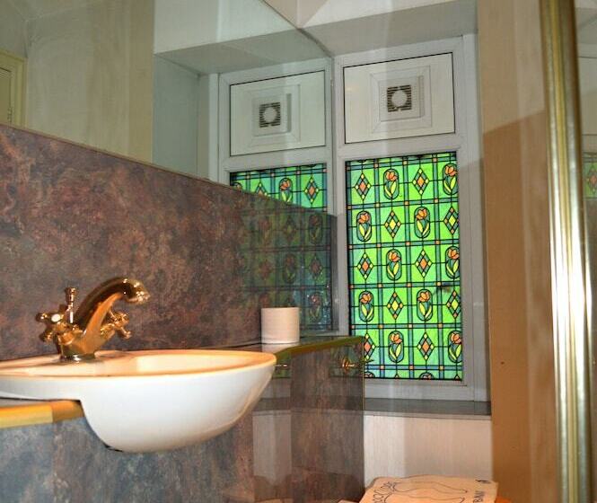 Quarto Estandar, The Mumbles Carlton