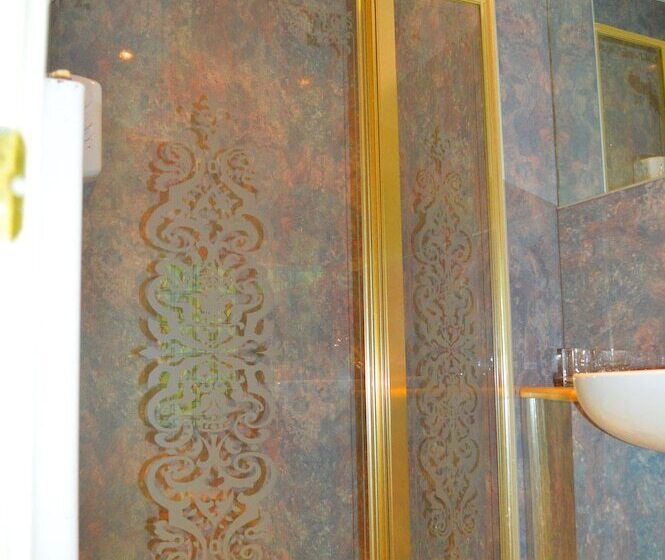 Quarto Estandar, The Mumbles Carlton