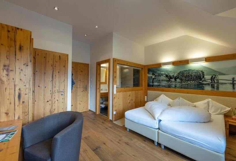 חדר סופריור, Zum Weissensee