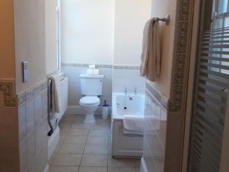 Семейный Номер, Lynford Hall Hotel